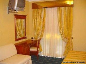 Luxury H 2000 Frühstückspension 3*