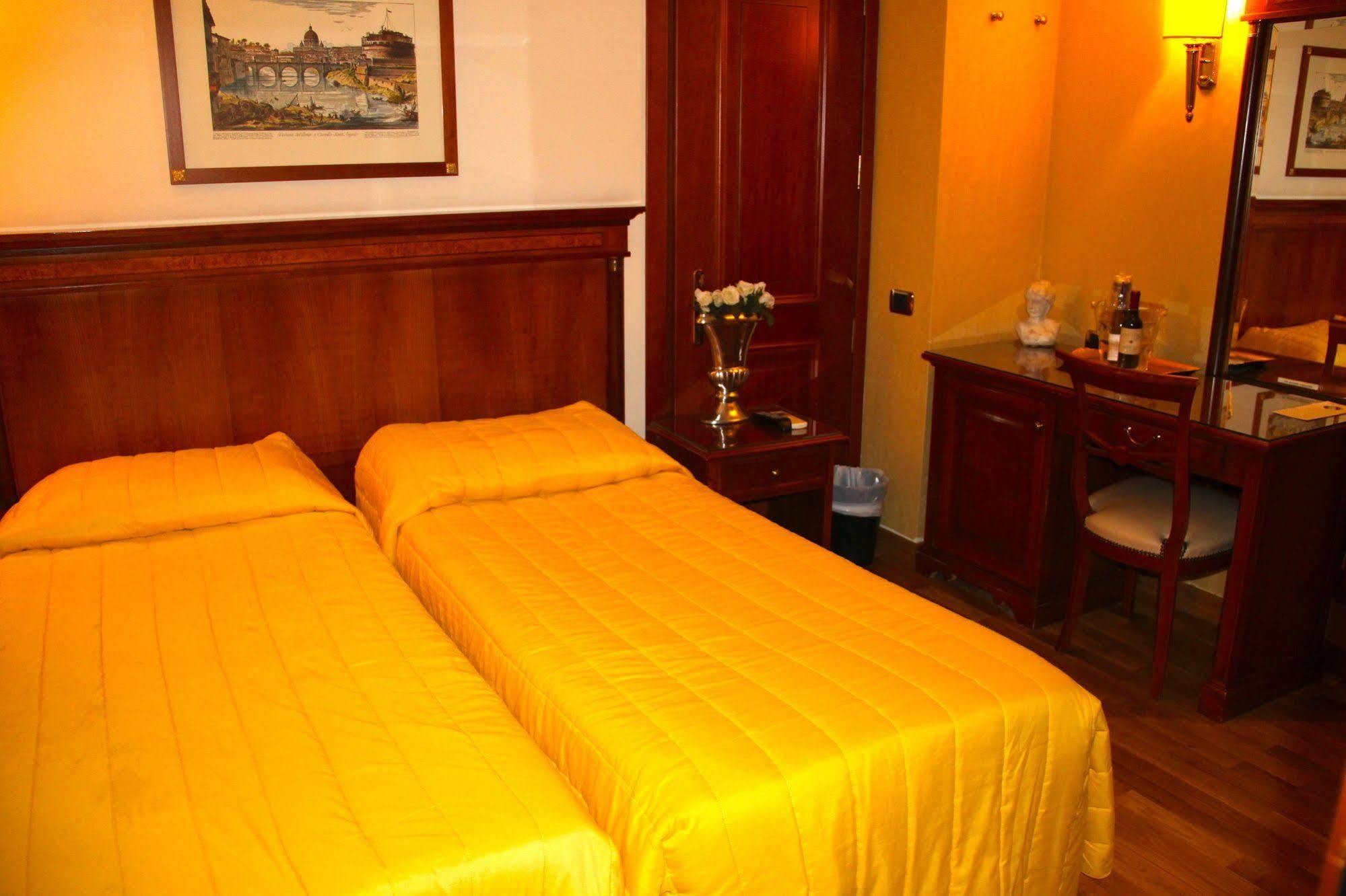 Luxury H 2000 Frühstückspension 3*