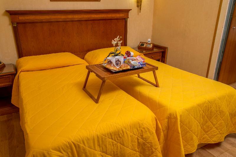 Luxury H 2000 Frühstückspension 3*